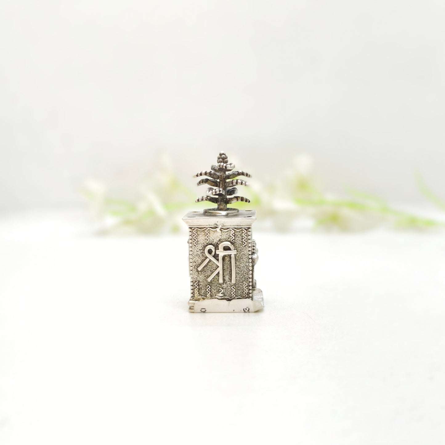 Antique Thulasimadam