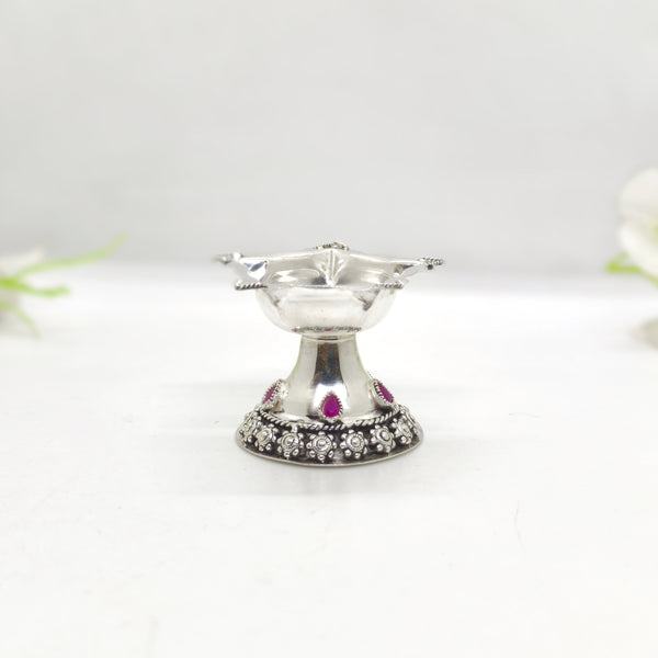 Antique Vilakku