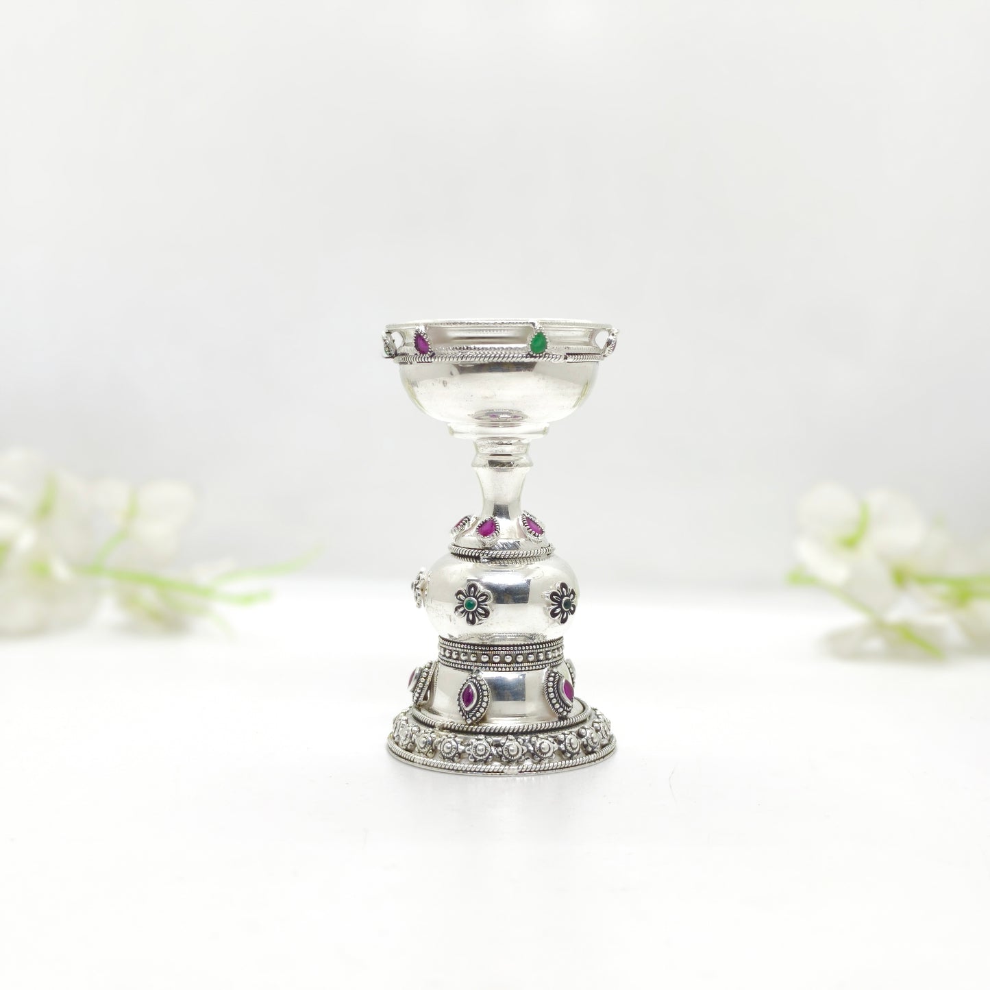 Antique Vilakku (Medium)