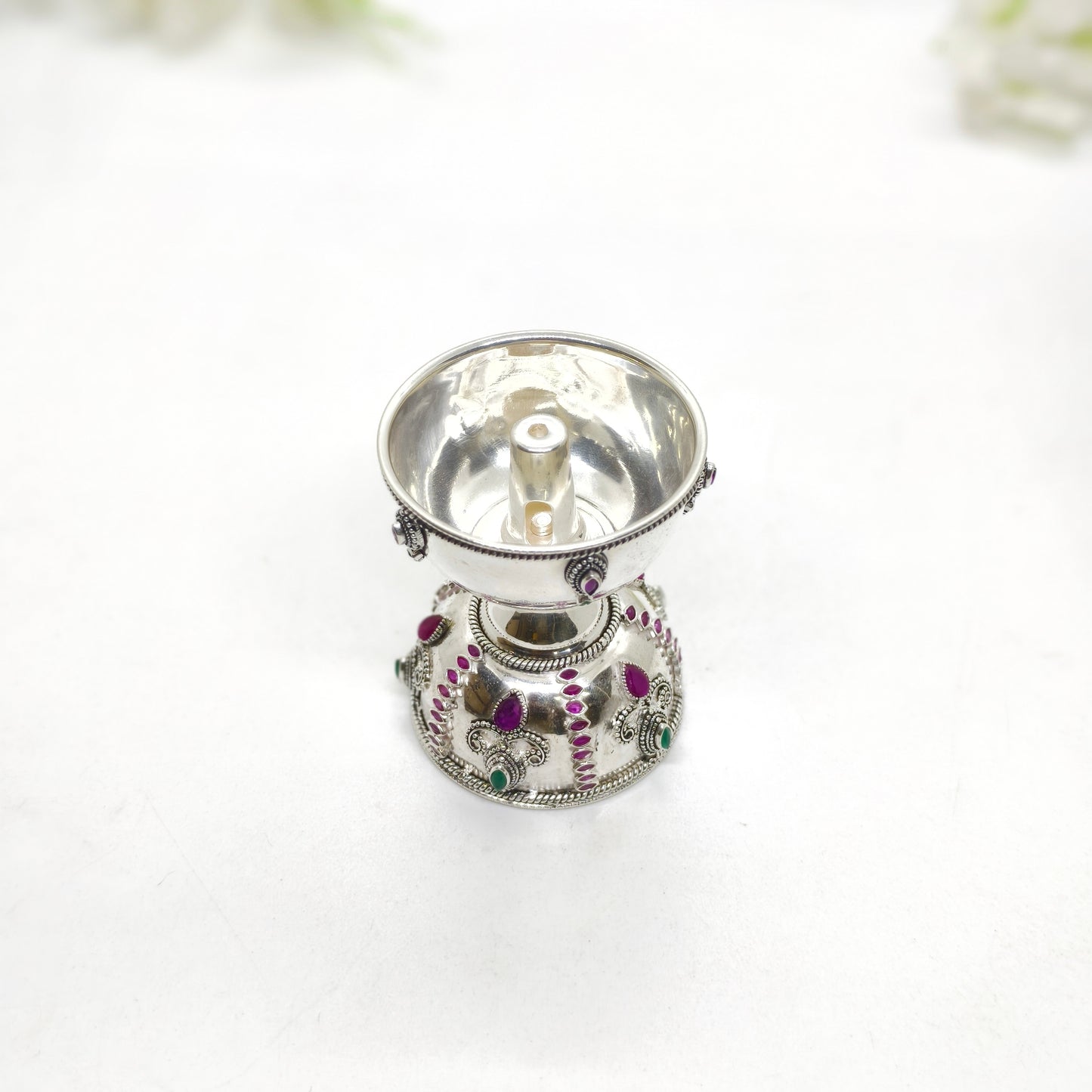 Antique Vilakku (Medium)