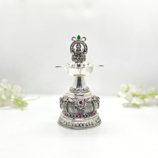 Antique Lakshmi Vilakku (Medium)